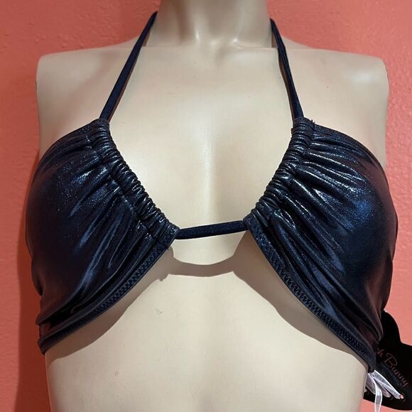 Beach bunny bikini top!! - Picture 4 of 5